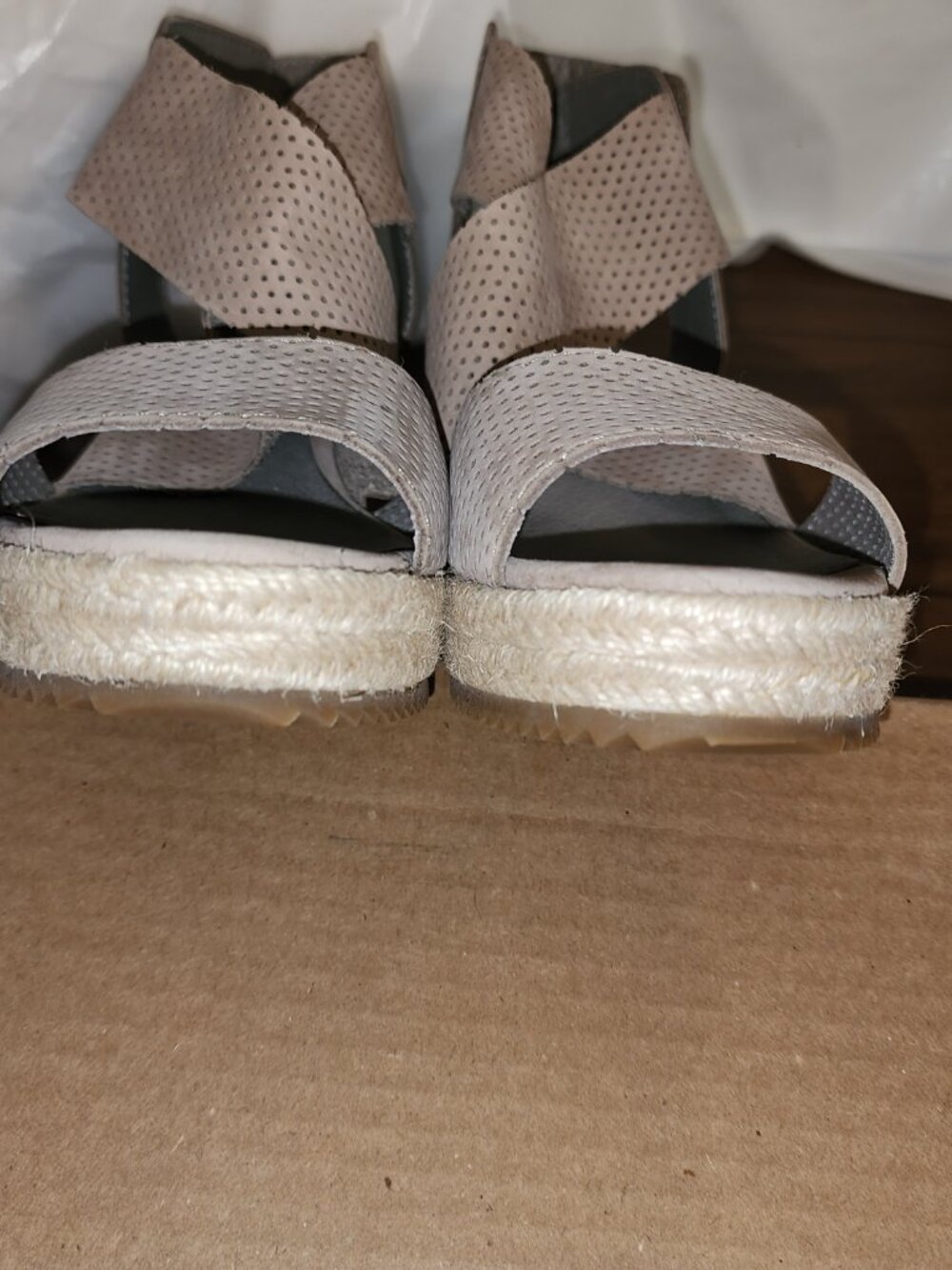 Eileen Fisher Taupe Perforated Suede Espadrille Wedge Sandals Womens 7.5 - Picture 10 of 10